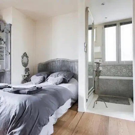Duplex Luxueux Proche De Montmartre Paris